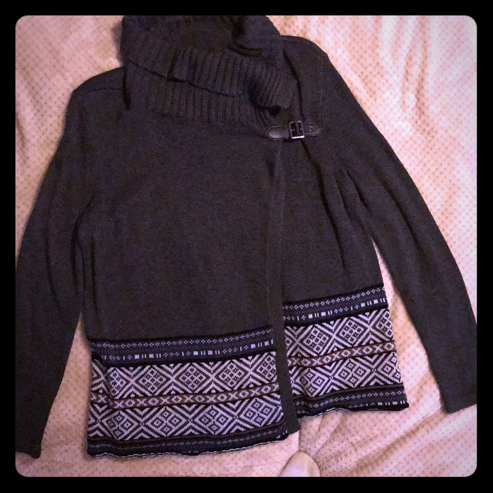NWT Daisy Fuentes plush and cosy women’s sweater